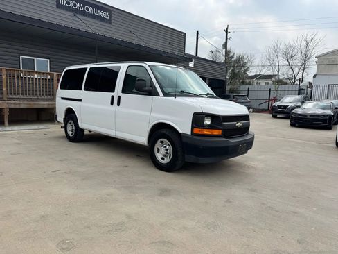 Used 2017 Chevrolet Express 2500 LS image 11
