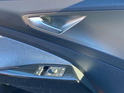 Certified 2023 Volkswagen ID.4 Pro image 17