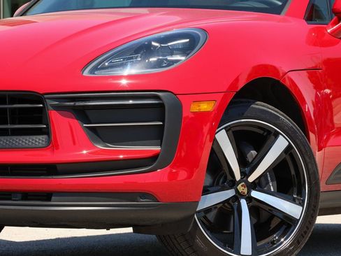 Certified 2026 Porsche Macan AWD/4WD image 19