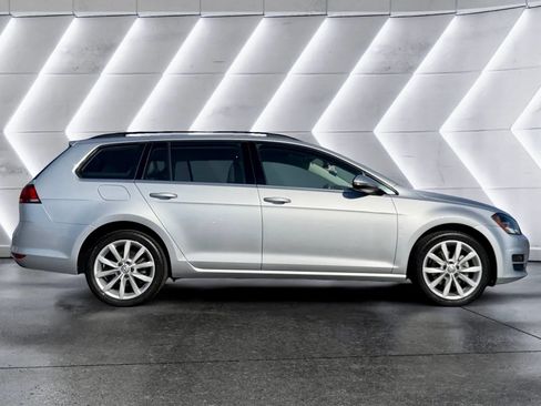 Used 2017 Volkswagen Golf SE FWD image 4
