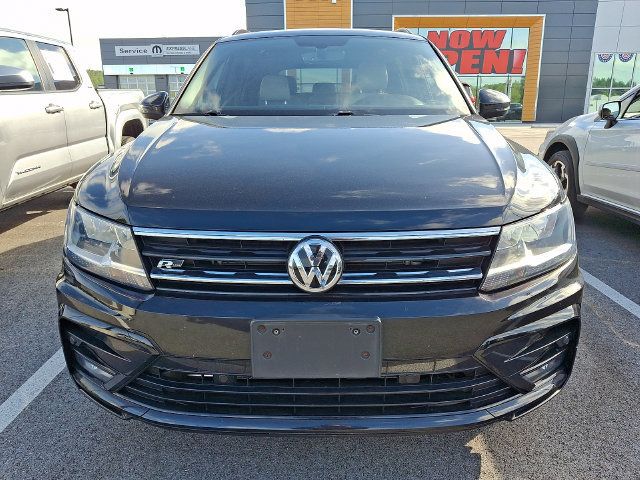Used 2021 Volkswagen Tiguan SE R-Line AWD/4WD image 2