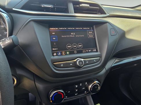 Used 2021 Chevrolet TrailBlazer LT FWD image 15