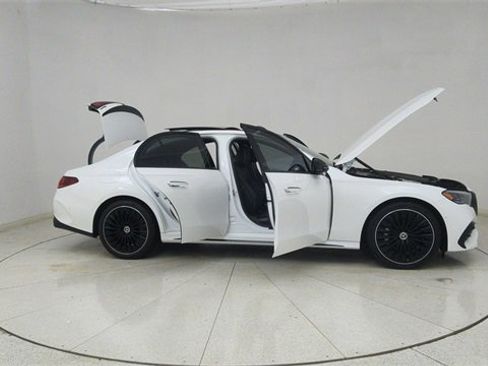 Used 2024 Mercedes-Benz E 450 4MATIC Sedan w/ Airmatic Package image 77