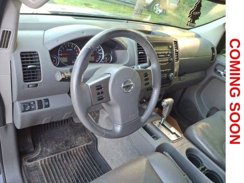 Used 2012 Nissan Frontier SL w/ Moonroof Pkg AWD/4WD image 12