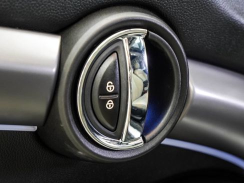 Used 2023 MINI Cooper S w/ Signature Upholstery Package FWD image 43