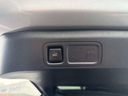 Used 2024 Ford Expedition Max XLT image 9