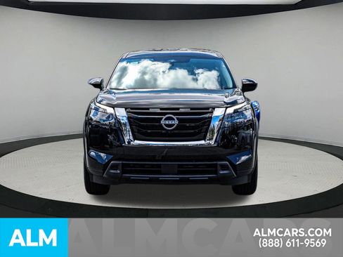 Used 2025 Nissan Pathfinder S image 11