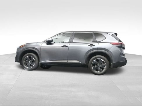 Used 2025 Nissan Rogue SV image 12