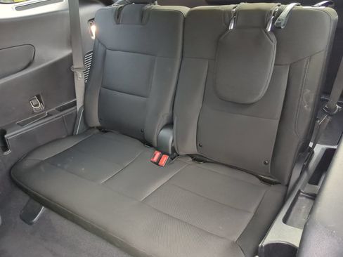 Certified 2021 Ford Explorer XLT RWD image 55