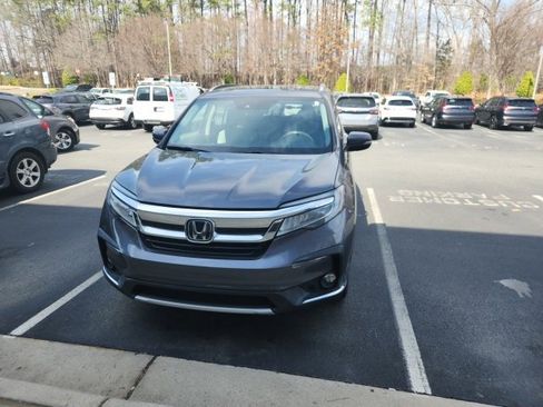 Used 2019 Honda Pilot Touring image 5