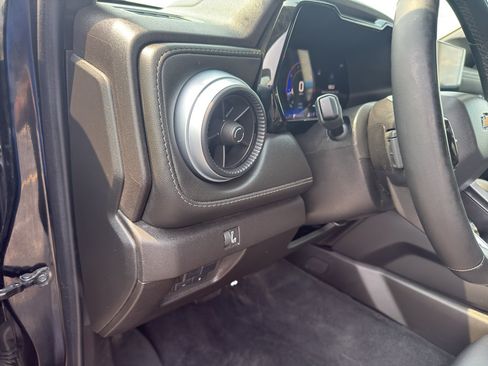 Used 2024 Chevrolet Colorado LT w/ LT Convenience Package III AWD/4WD image 15