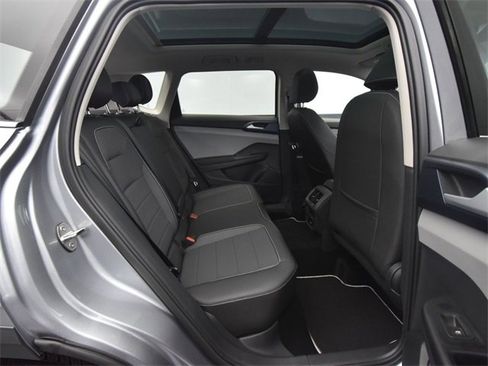 New 2024 Volkswagen Taos SE image 10