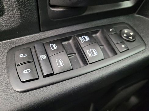 Used 2015 RAM 1500 Express image 27