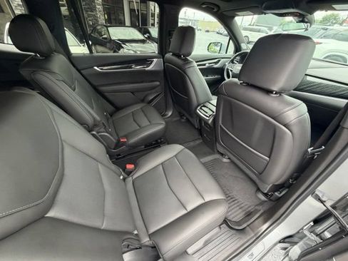 Used 2024 Cadillac XT6 Premium Luxury w/ LPO, Floor Liner Package AWD/4WD image 19