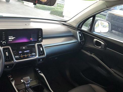 Certified 2023 Kia Sorento S FWD image 15