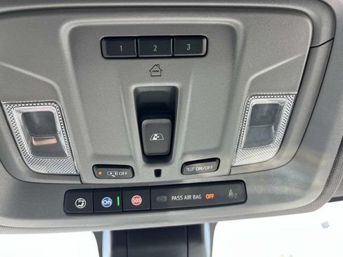 Used 2019 GMC Sierra 1500 SLT w/ SLT Premium Plus Package AWD/4WD image 32
