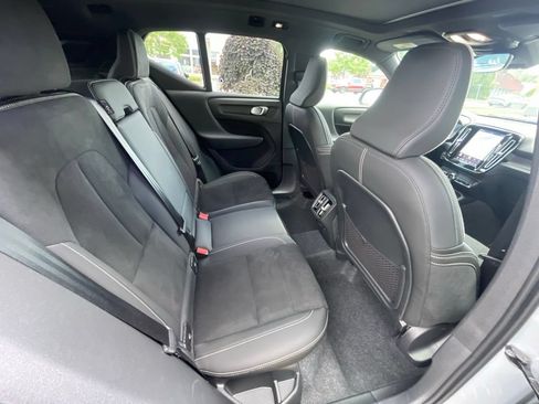 Used 2025 Volvo XC40 B5 Plus AWD/4WD image 14