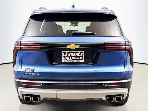 Used 2025 Chevrolet Traverse LT image 5