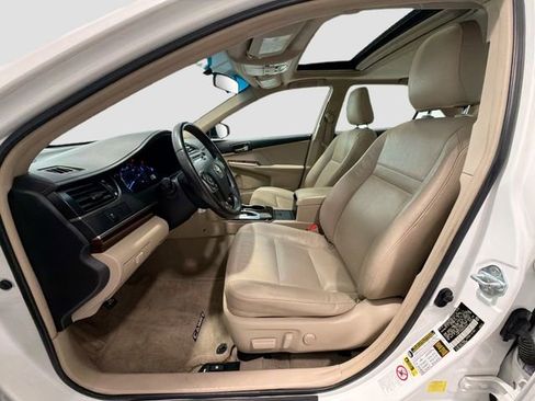 Used 2012 Toyota Camry XLE FWD image 17