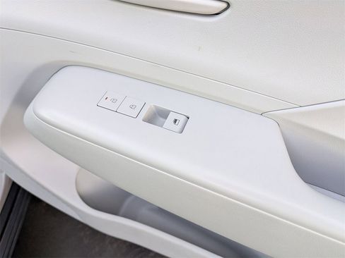 Used 2024 Hyundai Kona SEL image 35