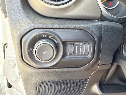 Used 2018 Jeep Wrangler Unlimited Sport S AWD/4WD image 28