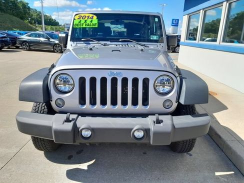 Used 2014 Jeep Wrangler Sport AWD/4WD image 4