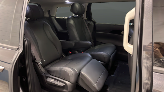 Used 2026 Kia Carnival SX Prestige FWD image 24