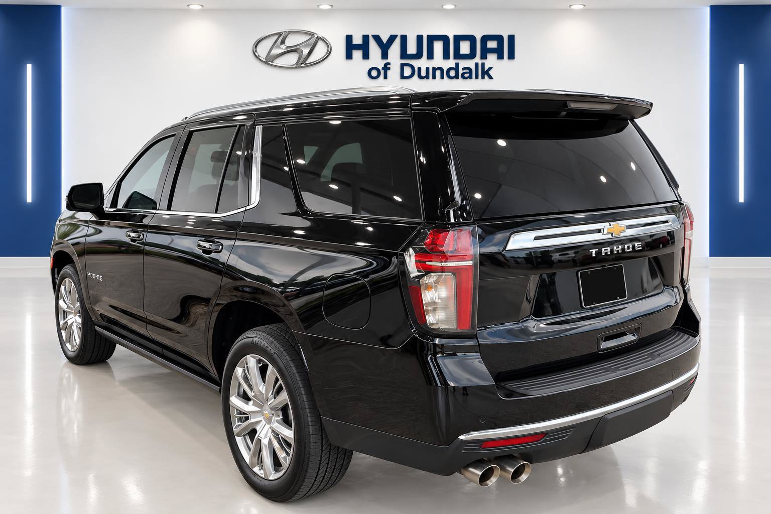 Used 2022 Chevrolet Tahoe High Country RWD image 2