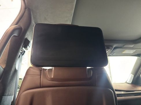 Used 2022 Cadillac Escalade Premium Luxury Platinum image 23