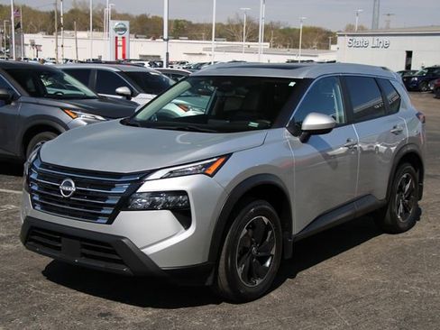 Certified 2024 Nissan Rogue SV w/ SV Premium Package AWD/4WD image 7