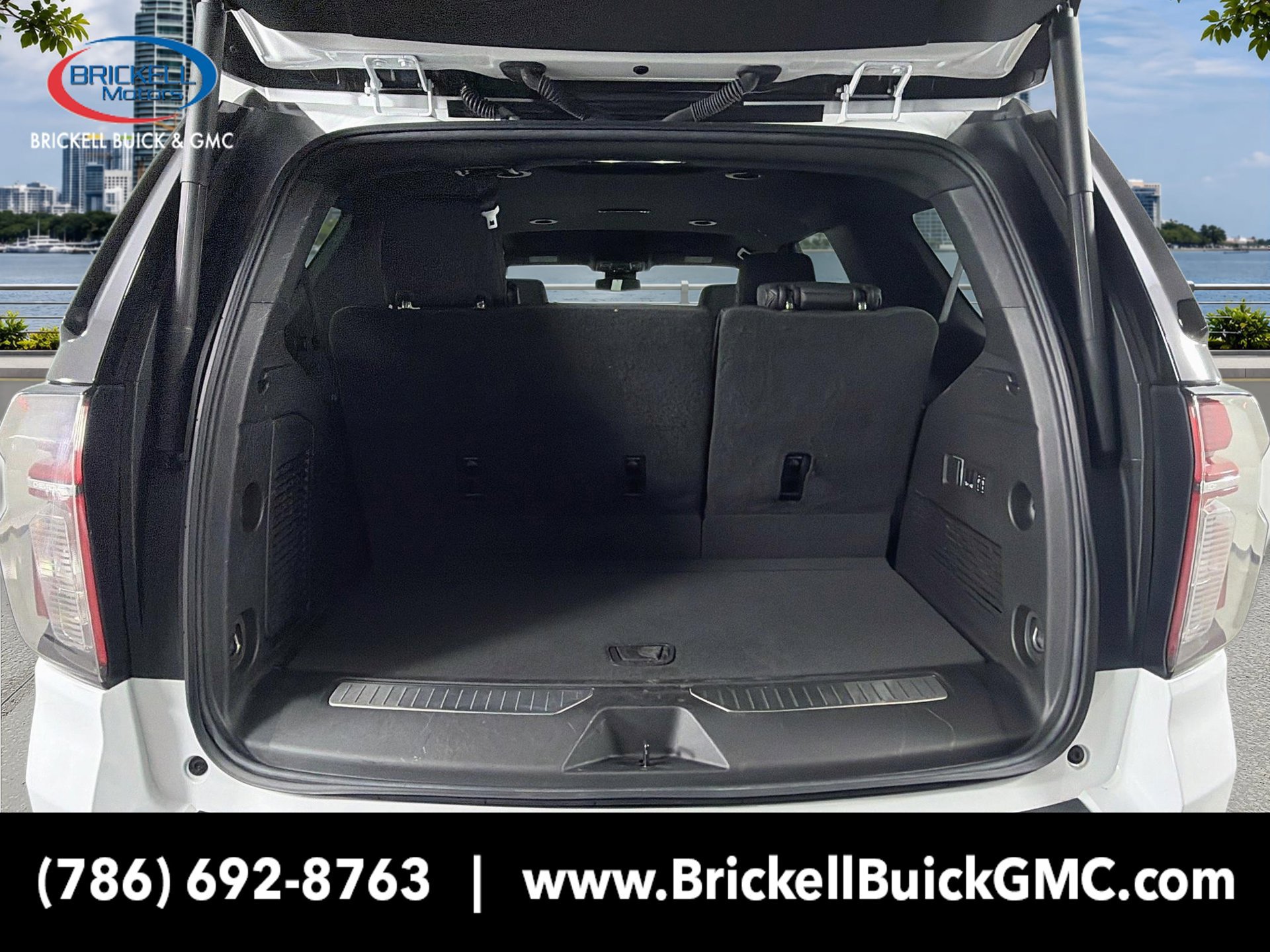 Used 2023 Chevrolet Tahoe RST w/ Luxury Package RWD image 14