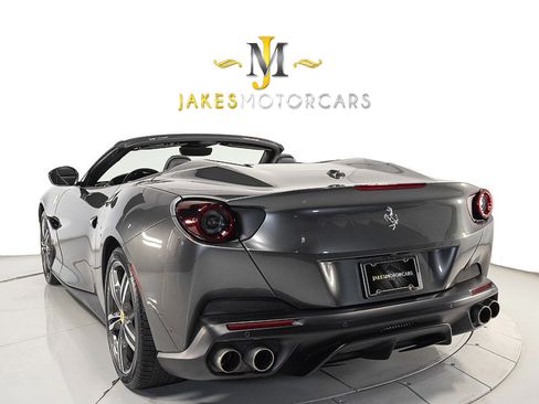 Used 2020 Ferrari Portofino RWD image 8