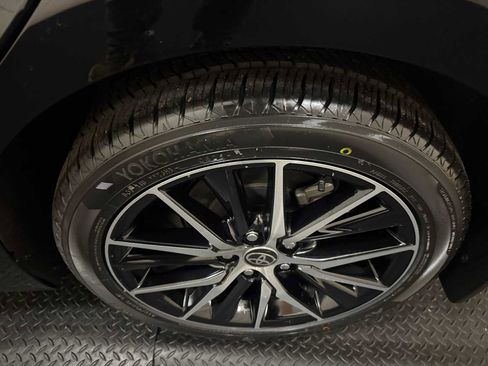 Certified 2023 Toyota Camry SE image 9