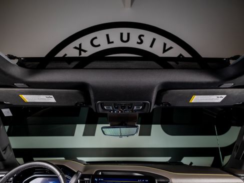 Used 2024 Chevrolet Silverado 2500 ZR2 w/ Technology Package AWD/4WD image 10