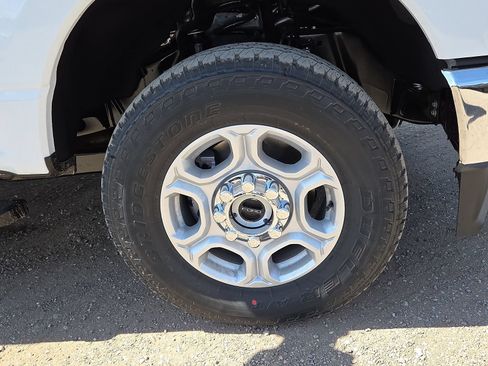 New 2026 Ford F250 XLT w/ FX4 Off-Road Package AWD/4WD image 7