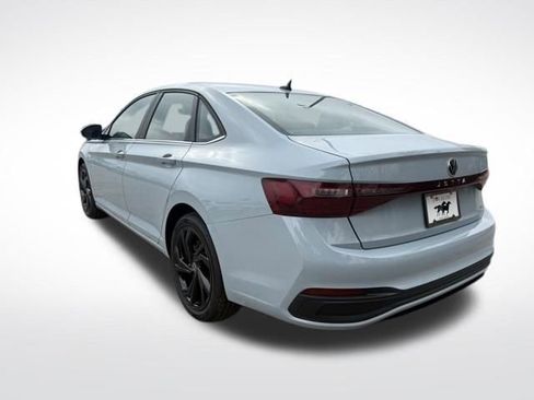 New 2026 Volkswagen Jetta SE image 4