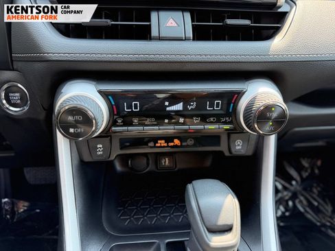 Used 2025 Toyota RAV4 XLE AWD/4WD image 22