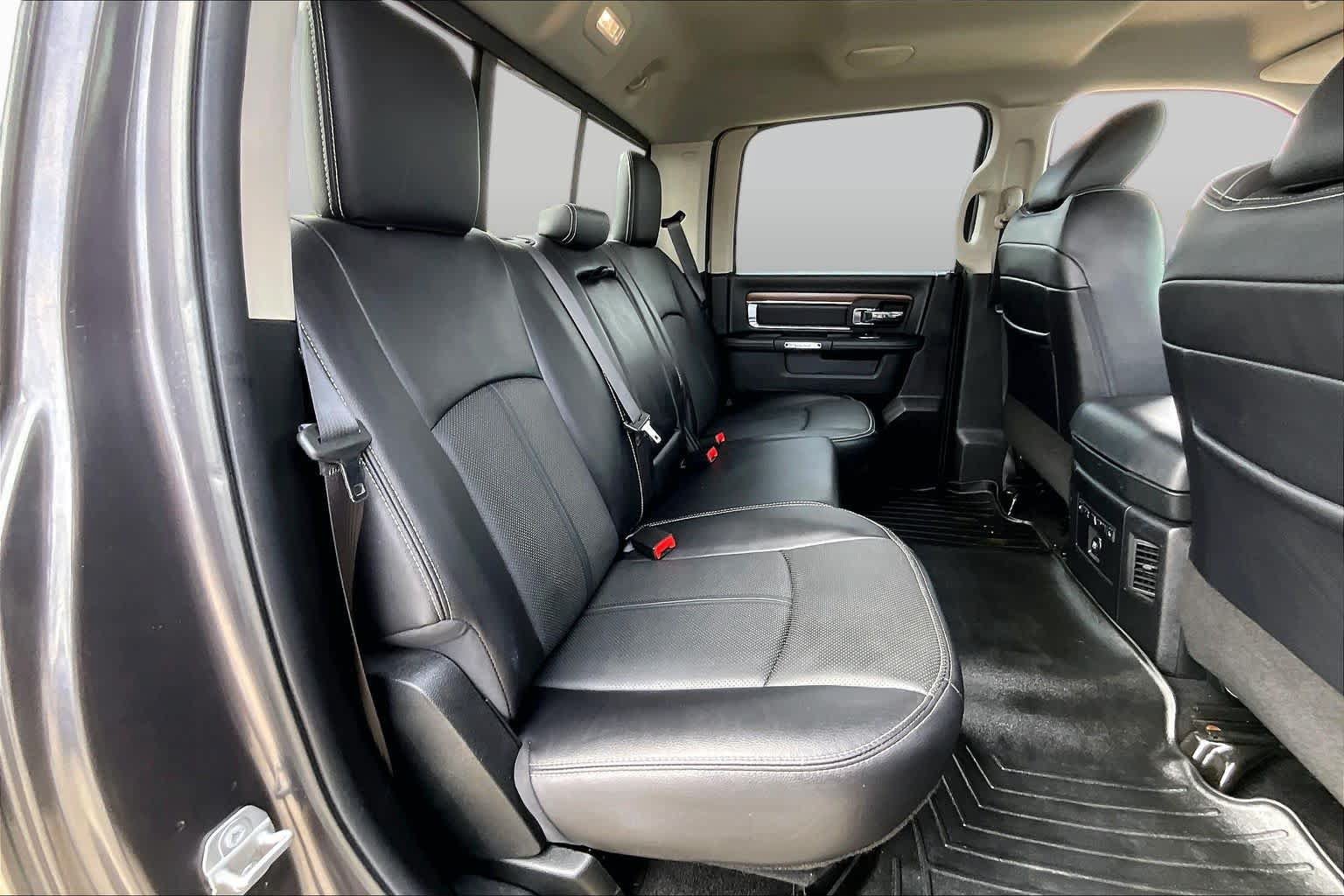 Used 2018 RAM 1500 Laramie w/ Convenience Group AWD/4WD image 21