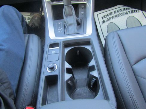 Used 2025 Audi Q3 2.0T Premium image 10