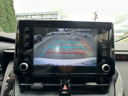 Used 2022 Toyota Corolla LE FWD image 12