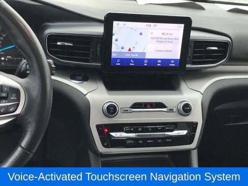 Used 2023 Ford Explorer XLT image 9