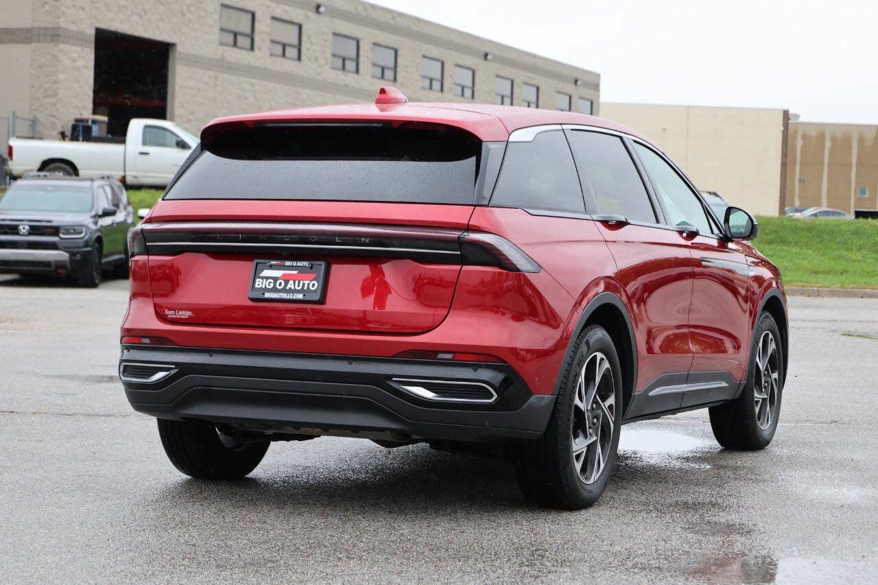 Used 2024 Lincoln Nautilus Premier AWD/4WD image 9