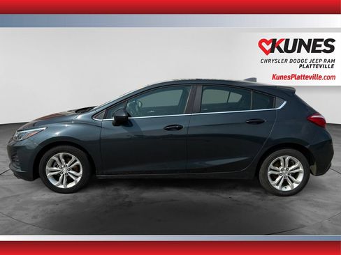 Used 2019 Chevrolet Cruze LT w/ LT True North Edition FWD image 4