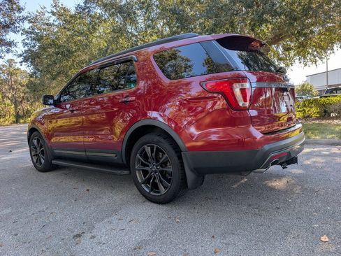 Used 2017 Ford Explorer XLT w/ Equipment Group 202A image 6