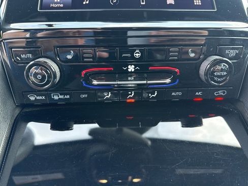 Used 2024 Jeep Grand Cherokee Altitude image 19