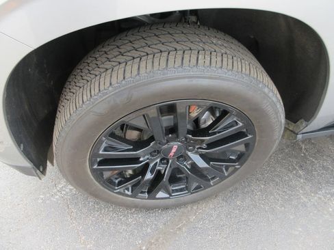 Certified 2025 GMC Yukon XL Denali w/ Sun & Power Step Package AWD/4WD image 15