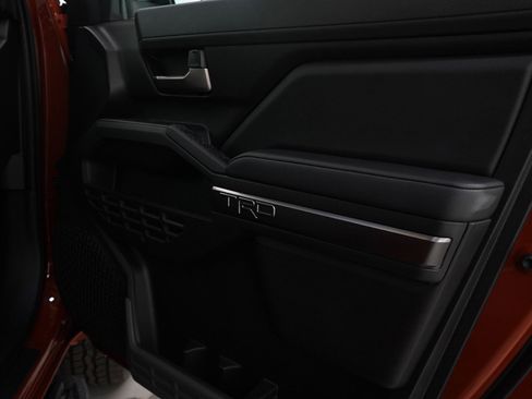 Used 2025 Toyota Tacoma TRD Off-Road image 9