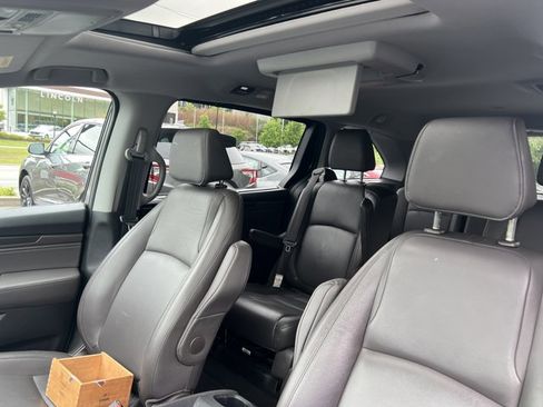 Used 2018 Honda Odyssey Touring image 9