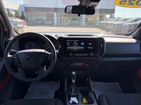 Used 2025 Nissan Frontier PRO-4X w/ Pro Convenience Package AWD/4WD image 6