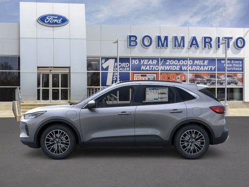 New 2026 Ford Escape SE image 3